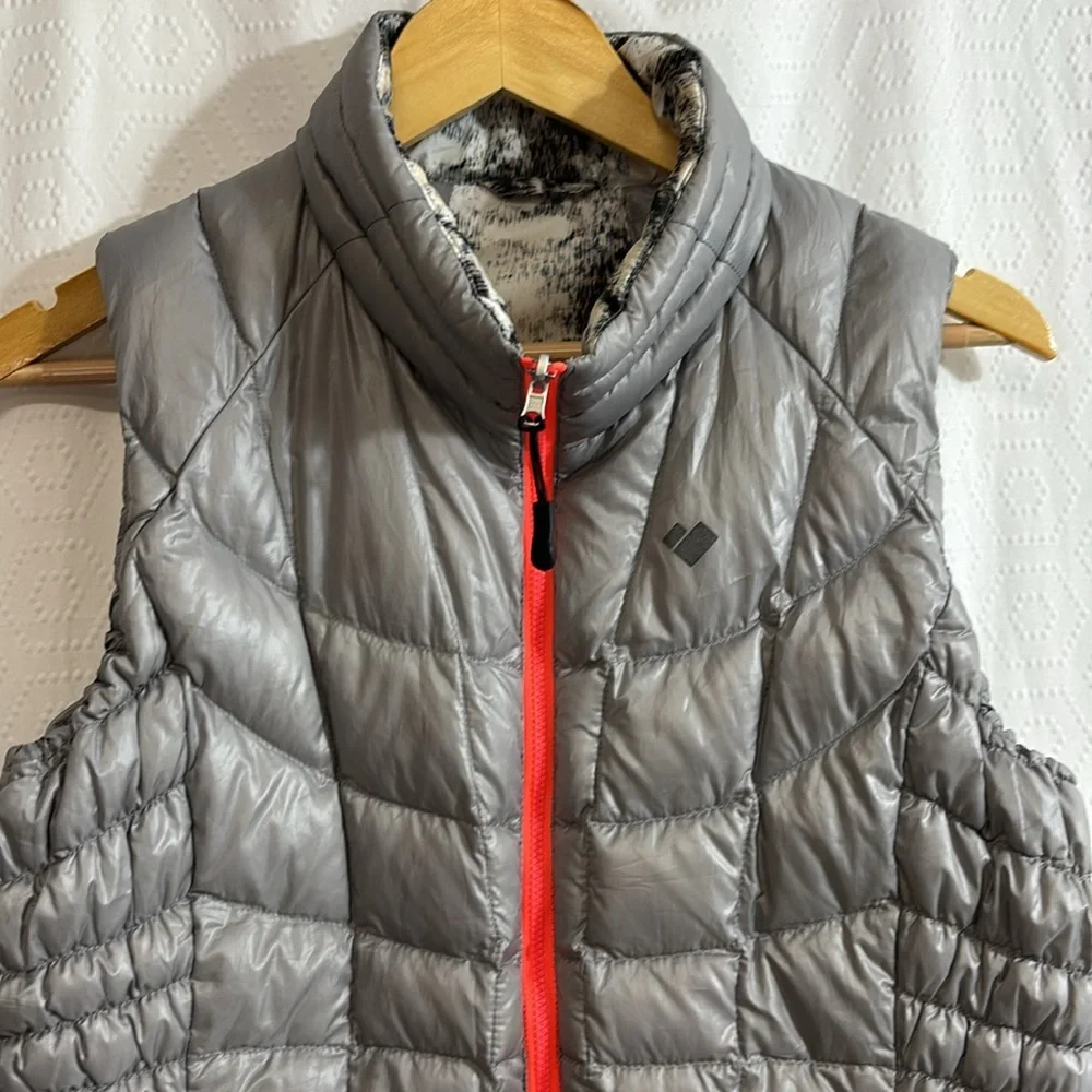 Obermeyer Reversible Puffer Vest Grey & White & Orange Zipper Size Medium - Picture 3 of 9
